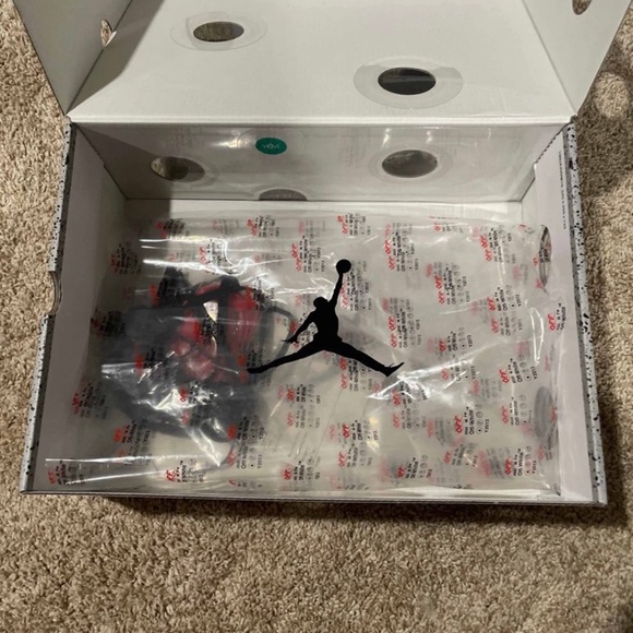 Off-white x Air Jordan 5 Retro SP ‘Muslin - Picture 5 of 5